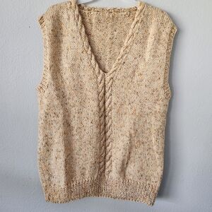 V-Neck Cable Knit Sleeveless Sweater Vest in Beige Speckle